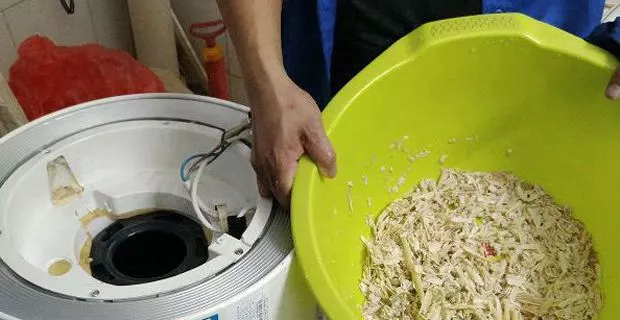 步骤三：清洗热水器
