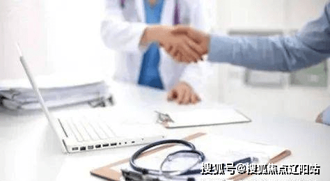 熟练的维修技师确保燃气灶安全