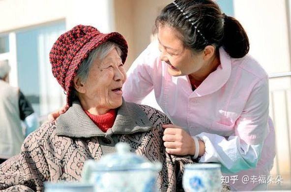 请护工在家照顾老人的优势