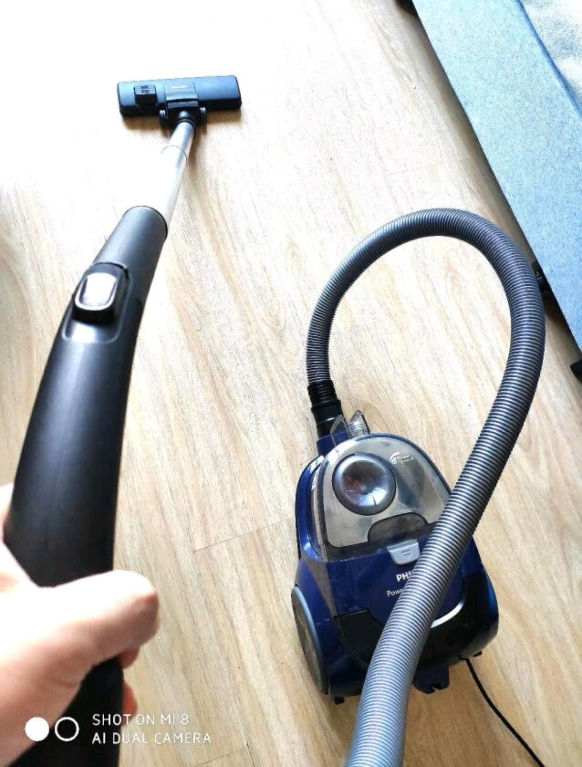 1. 强力清洁吸尘器