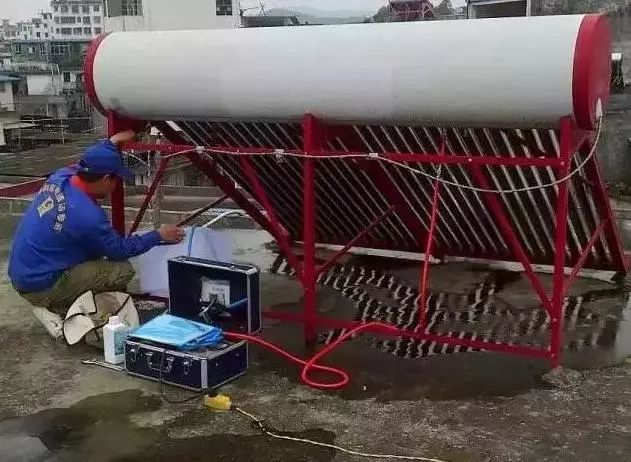 安装太阳能热水器支架