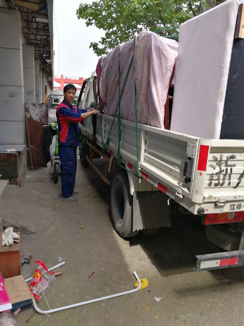 3. 寻找优惠活动或折扣