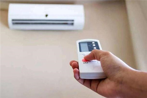 1. 使用手机APP控制空调