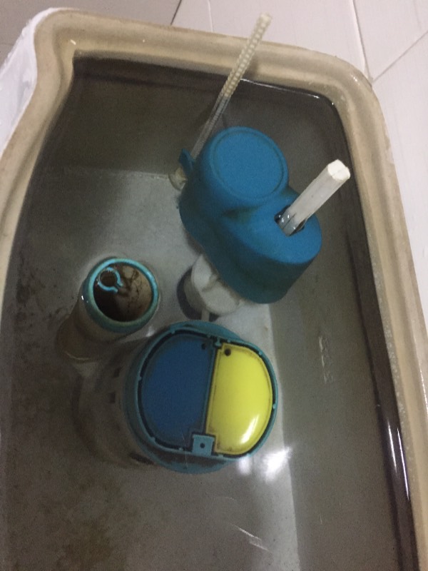 马桶水箱漏水的维修方法