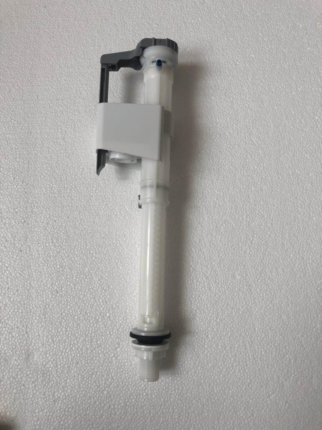 步骤一：检查水箱进水阀