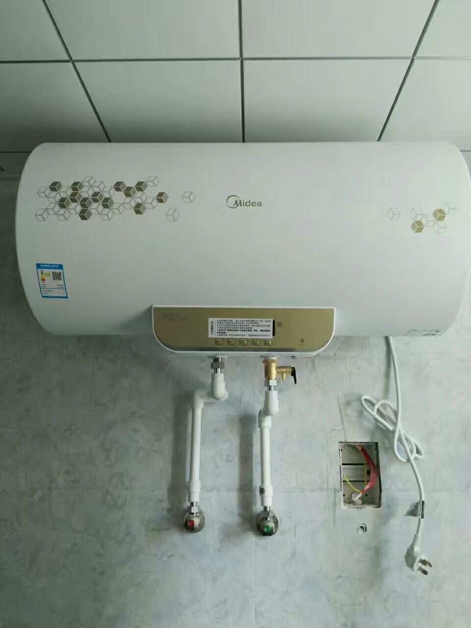 1. 选购适合家庭使用的电热水器