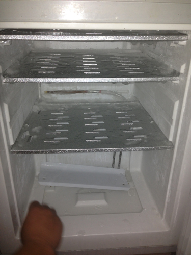 冰箱排水孔怎么清理
