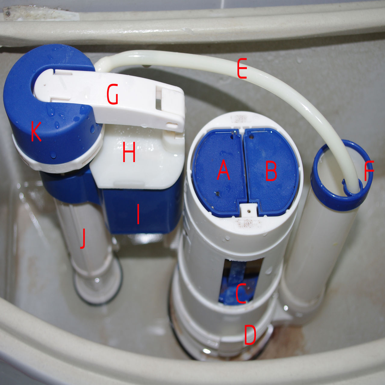 3. 清洁进水孔