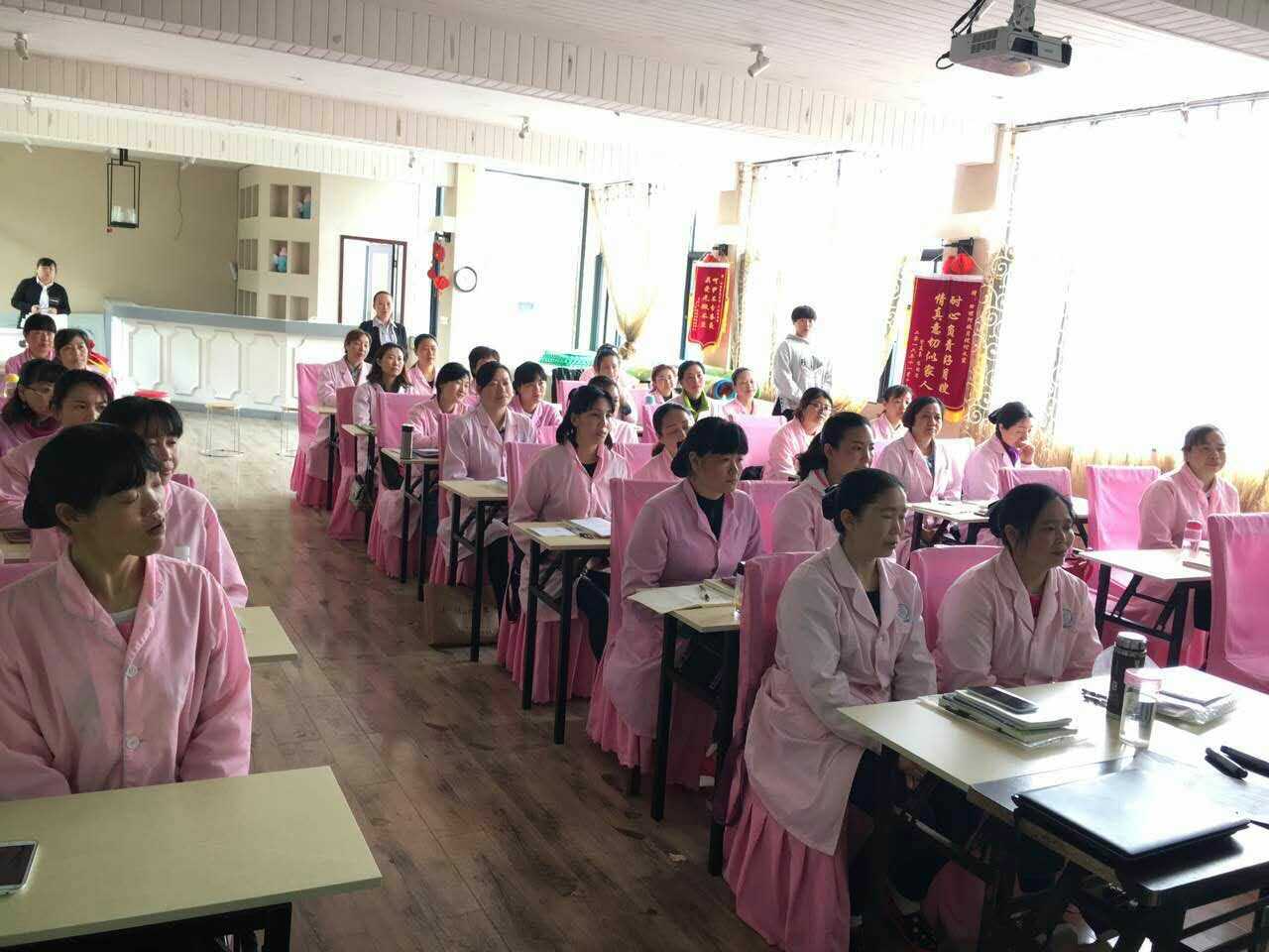 如何选择济南市月嫂培训的正规机构