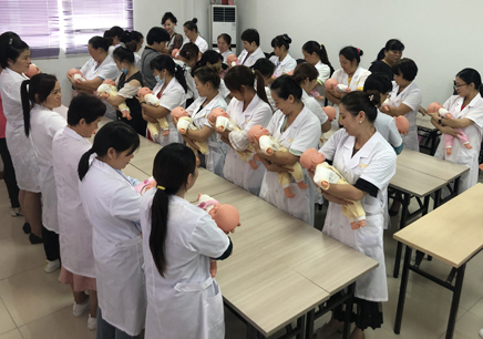如何选择去哪培训月嫂