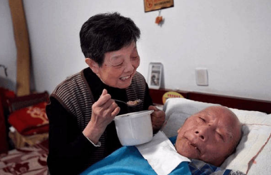 1. 护理人员的费用