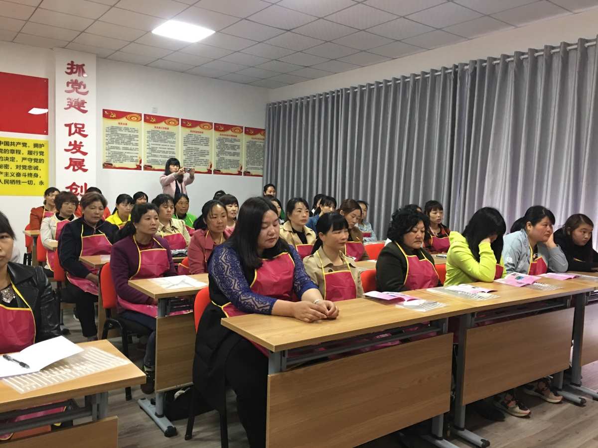 加入我们的学月嫂培训班