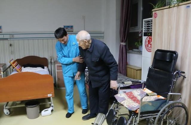男护工工资福利待遇优厚