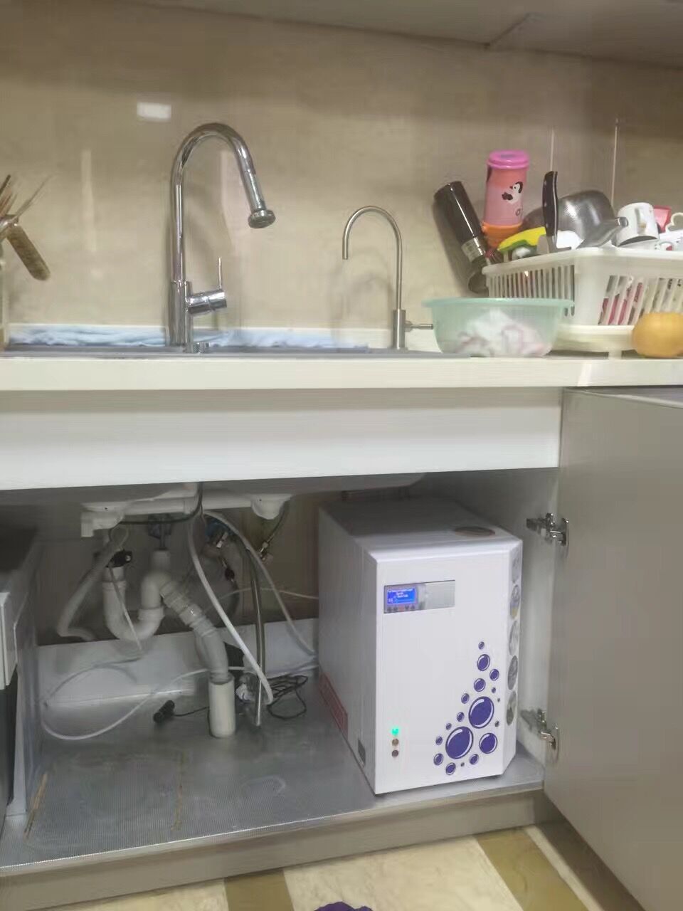 步骤三：连接水龙头