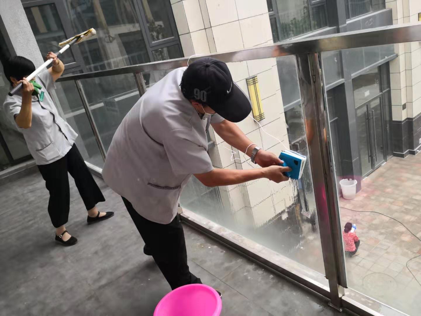 如何选择保洁服务？