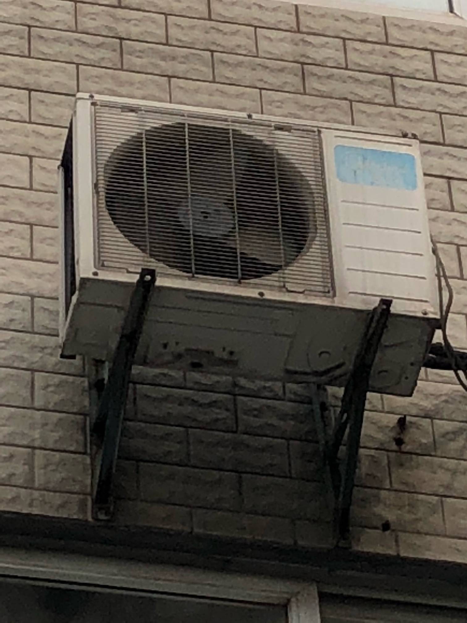 1. 清洗空调外机的常用方法