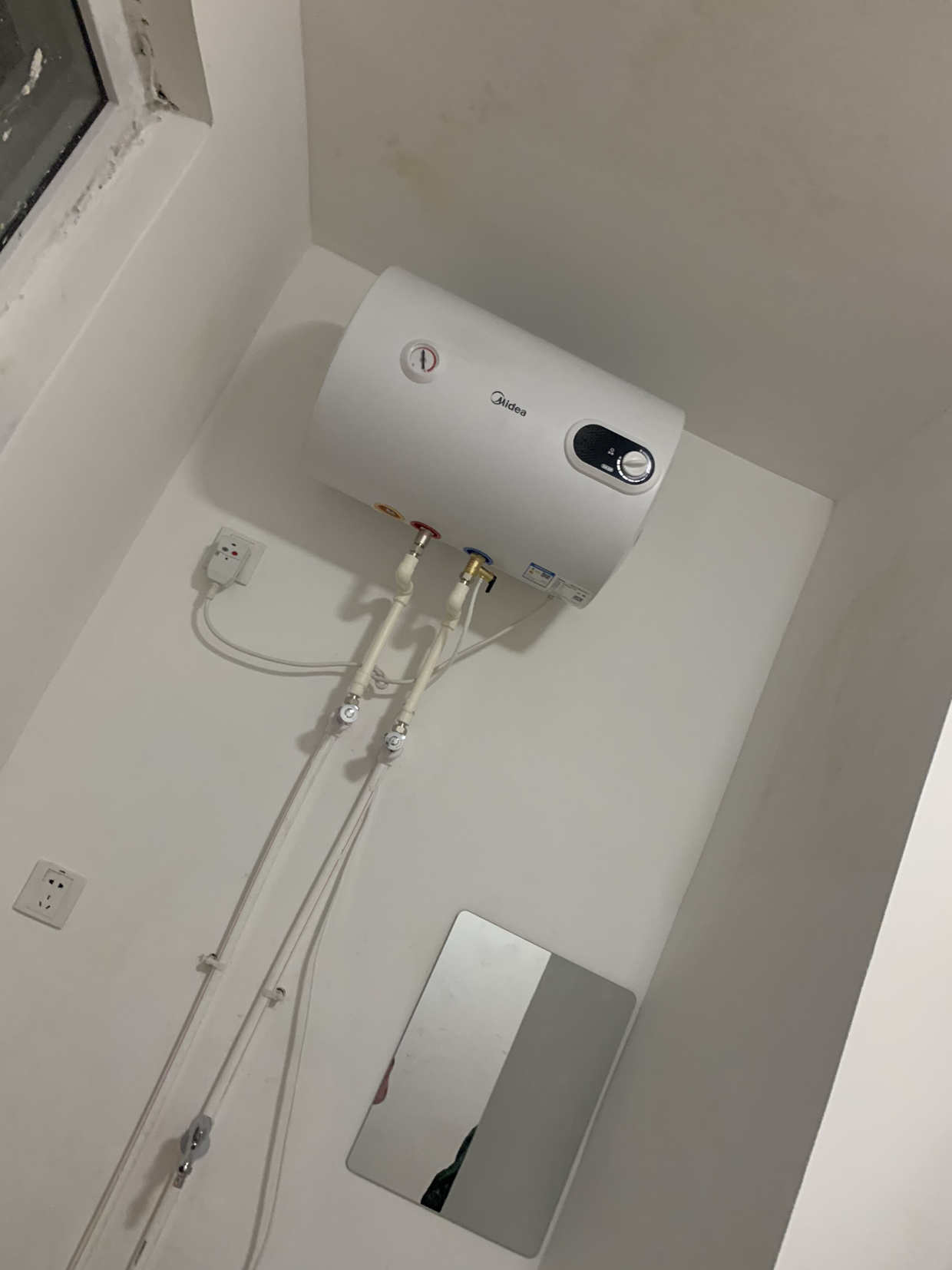 如何解决美的电热水器不出热水问题