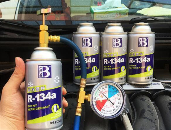 影响空调加氟费用的因素