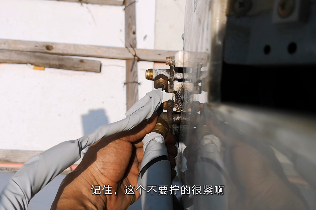 二次安装空调排气步骤