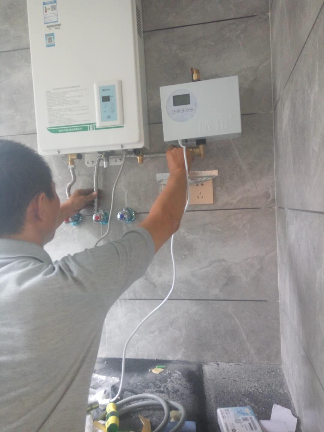 燃气热水器安装图