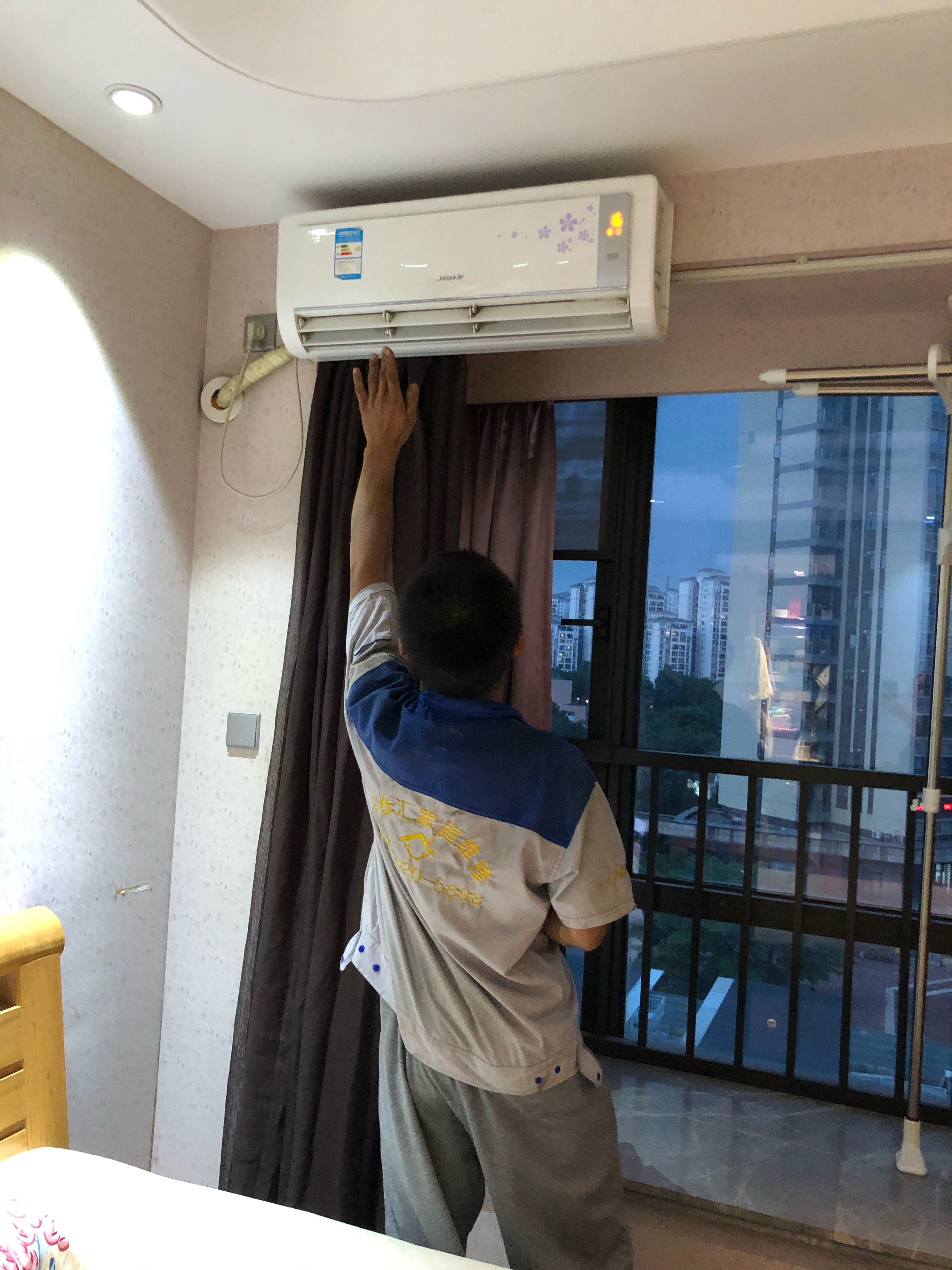如何节省空调上门装修费用