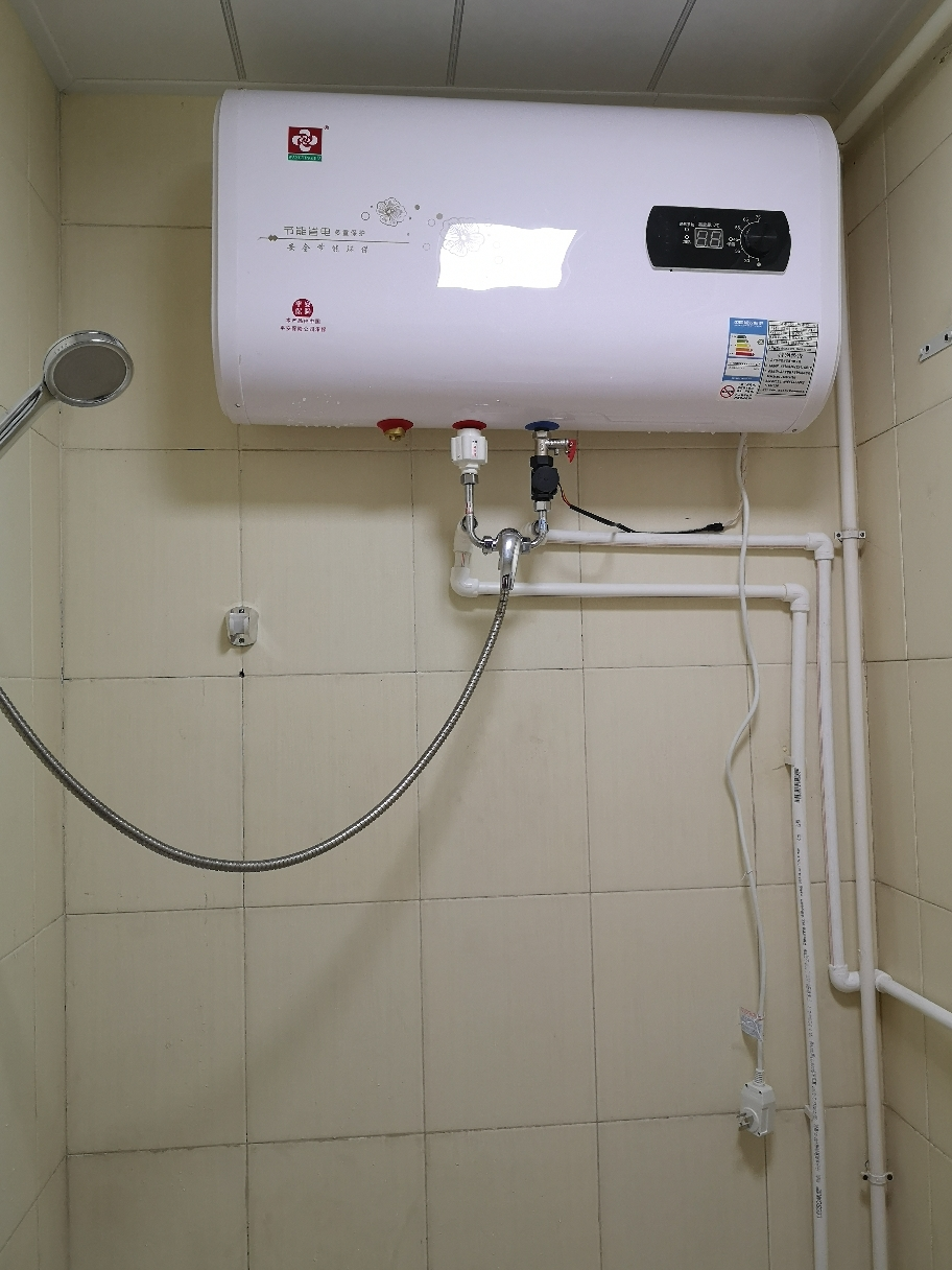 小型电热水器的图片欣赏