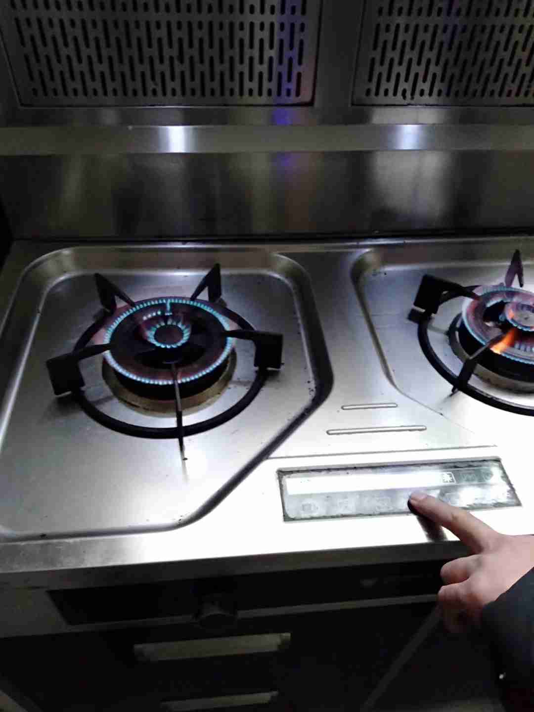 燃气灶维修师傅