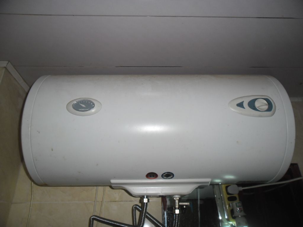 3. 热水器漏水