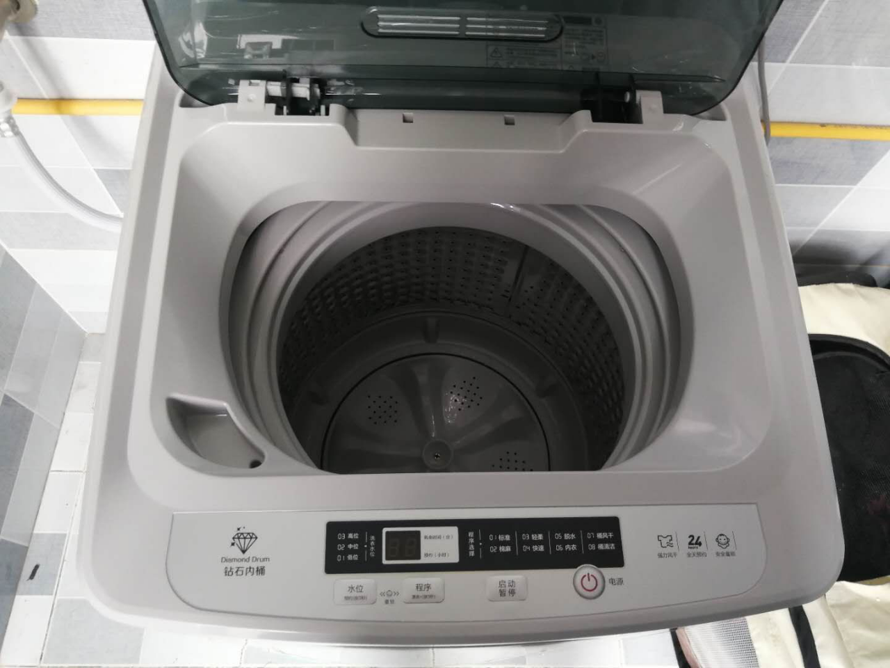 1. 价格比较