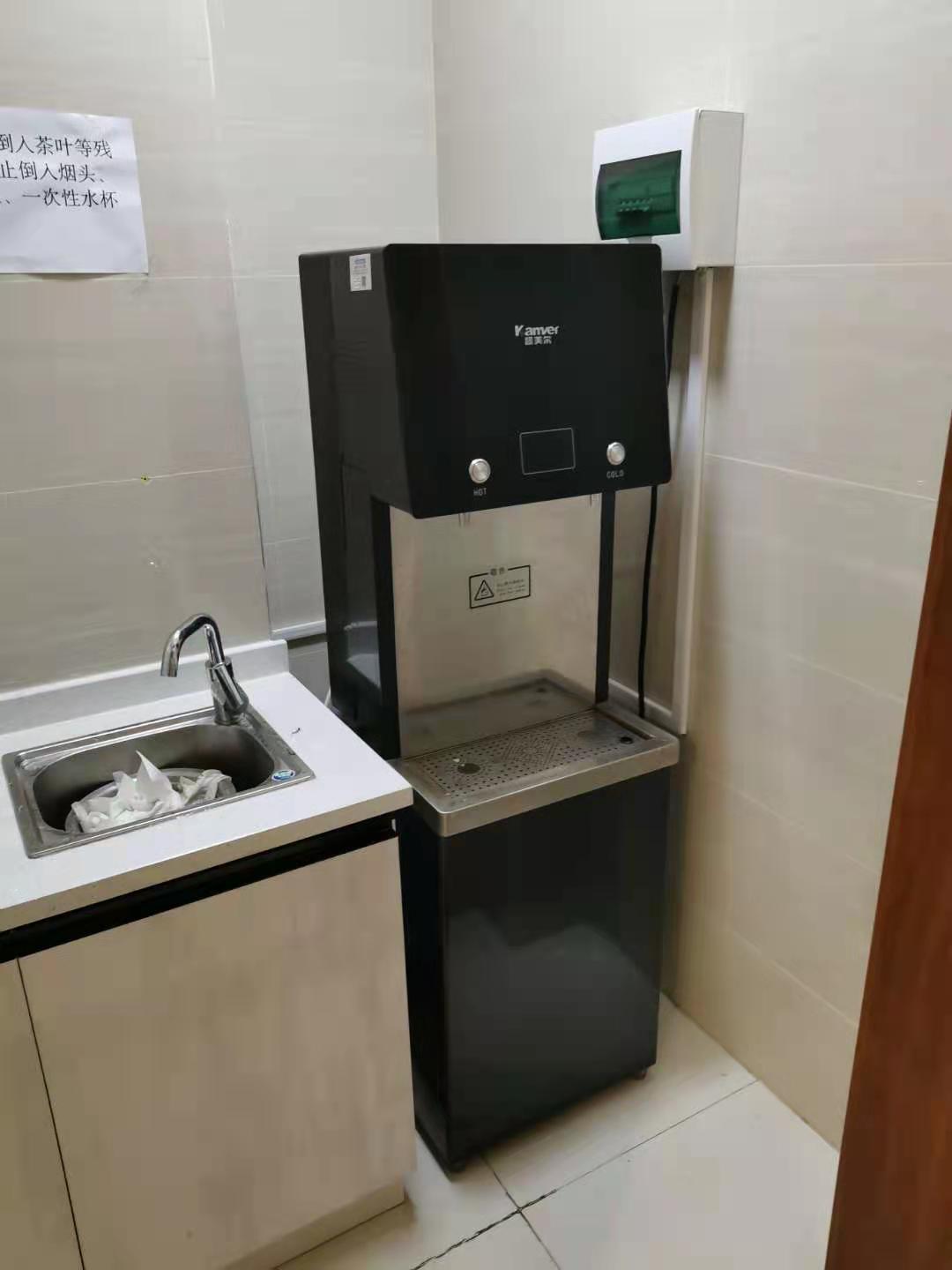 为什么选择我们的饮水机维修上门服务？