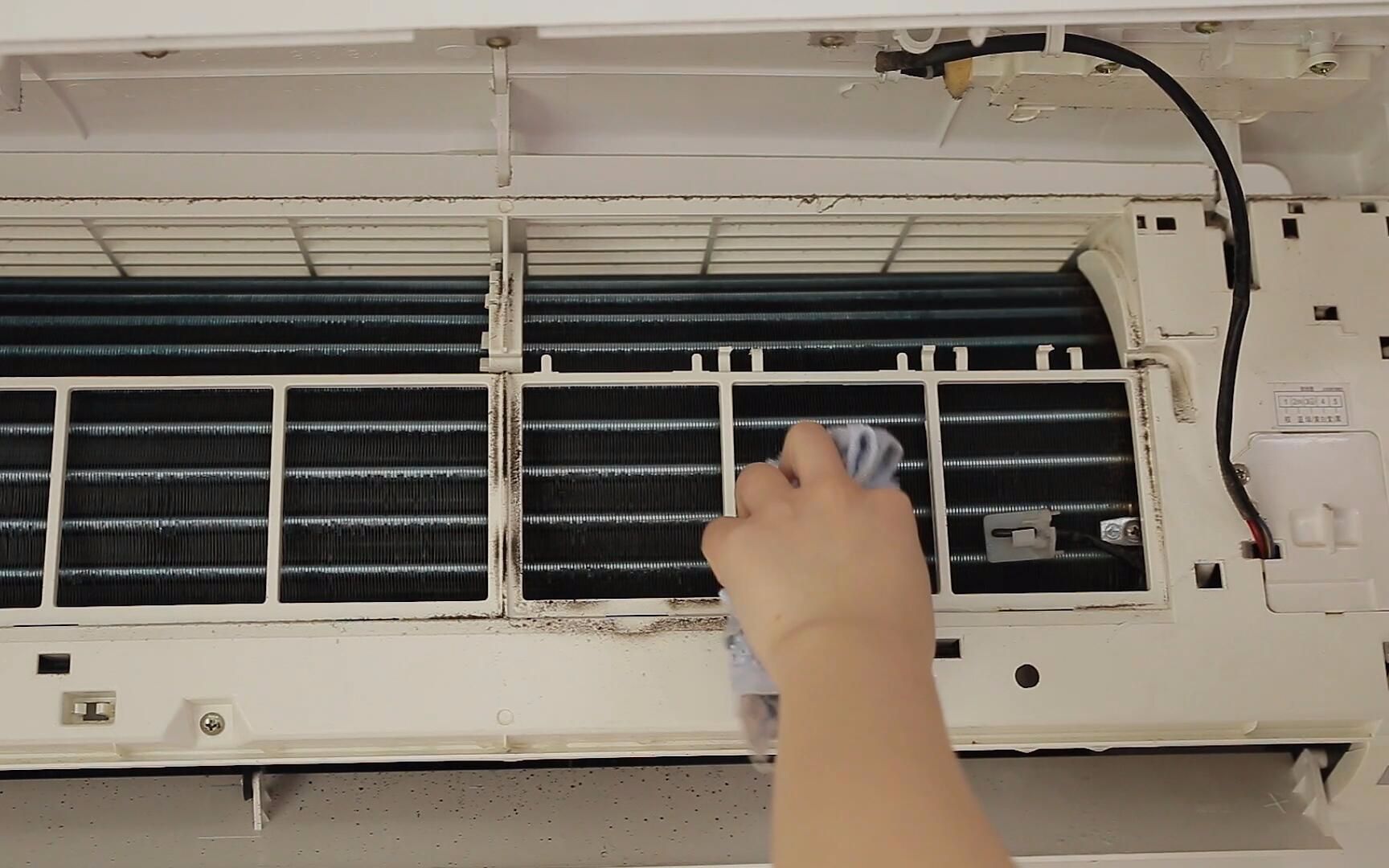 步骤二：清洗外部组件