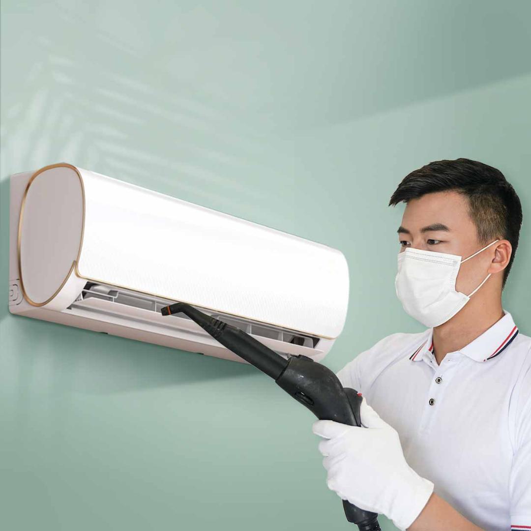 步骤三：使用专用清洁剂
