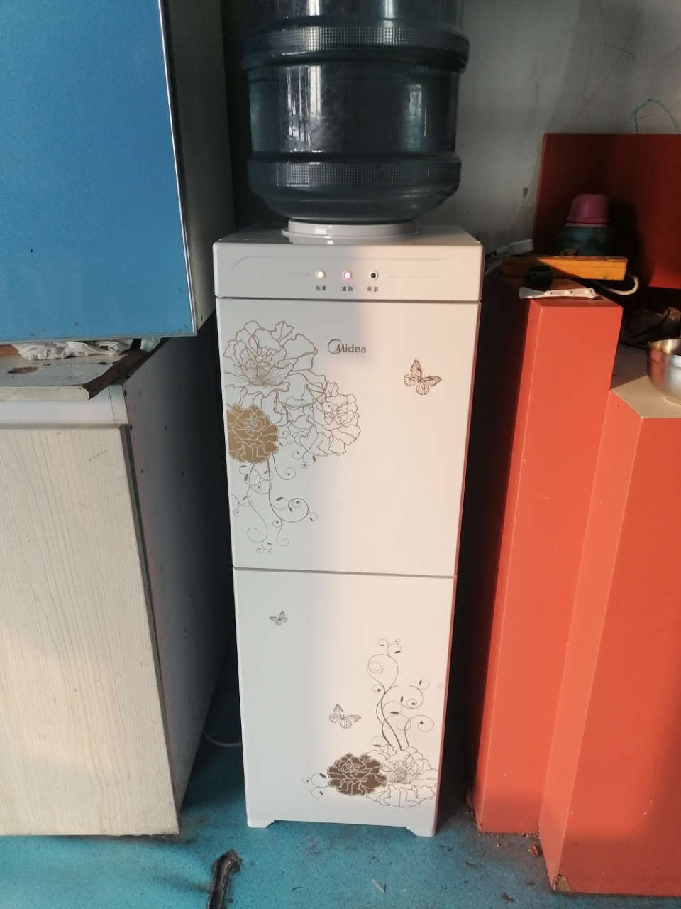 美的饮水机图片