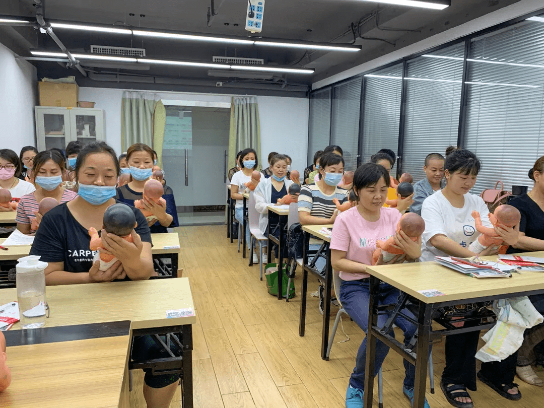 育婴师报名条件