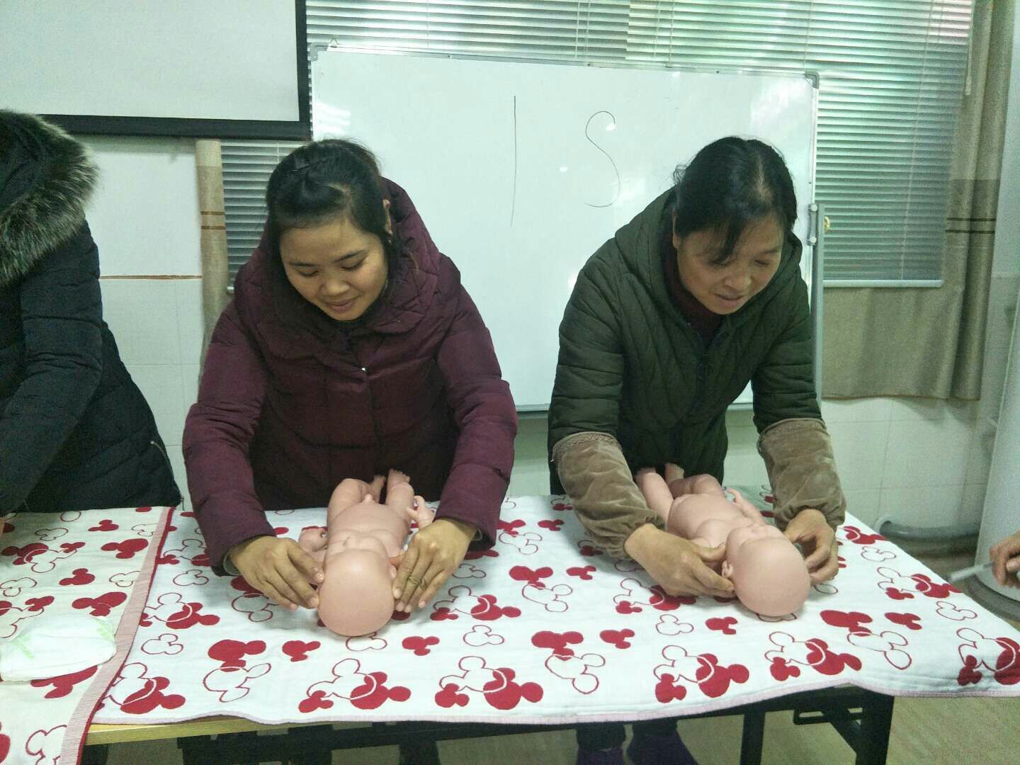 步骤三：招募专业的讲师