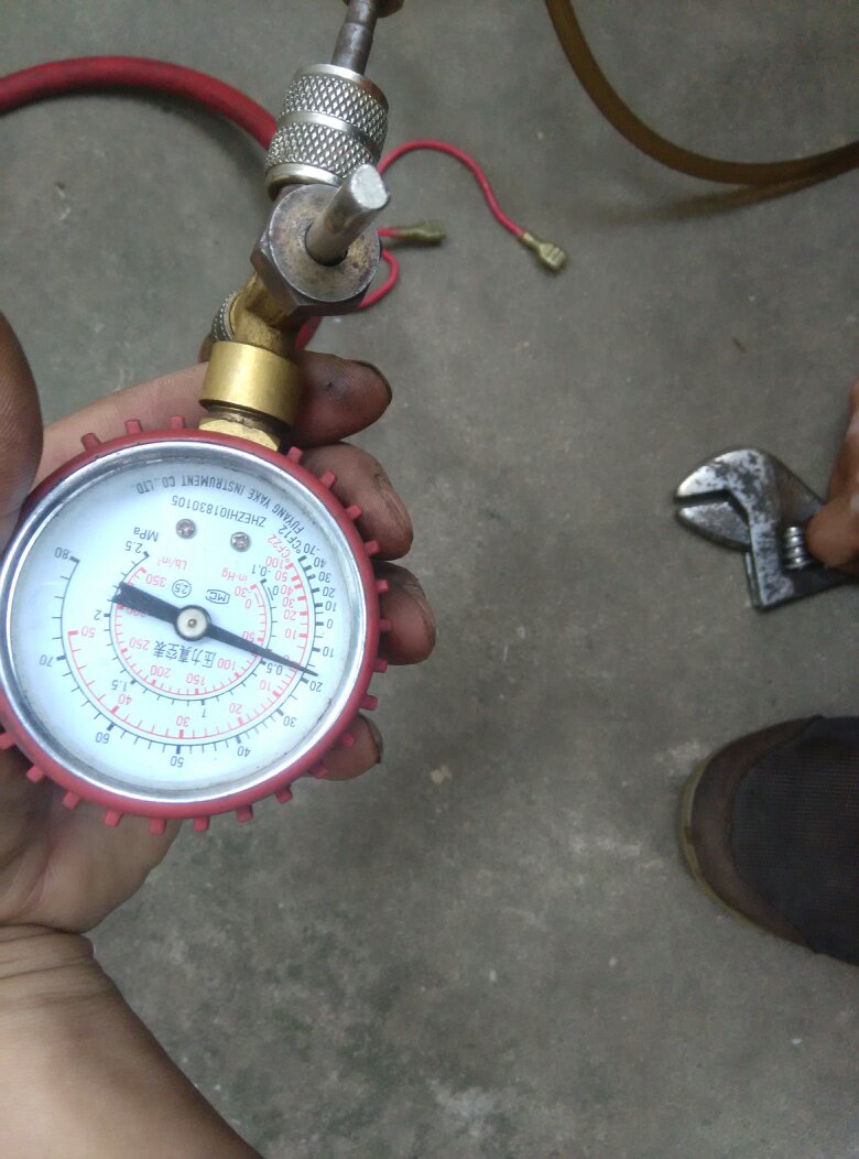空调加氟技术专业又安全