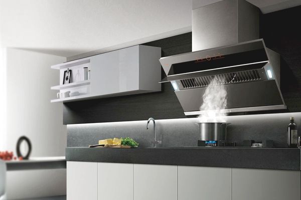 1. 美的（Midea）