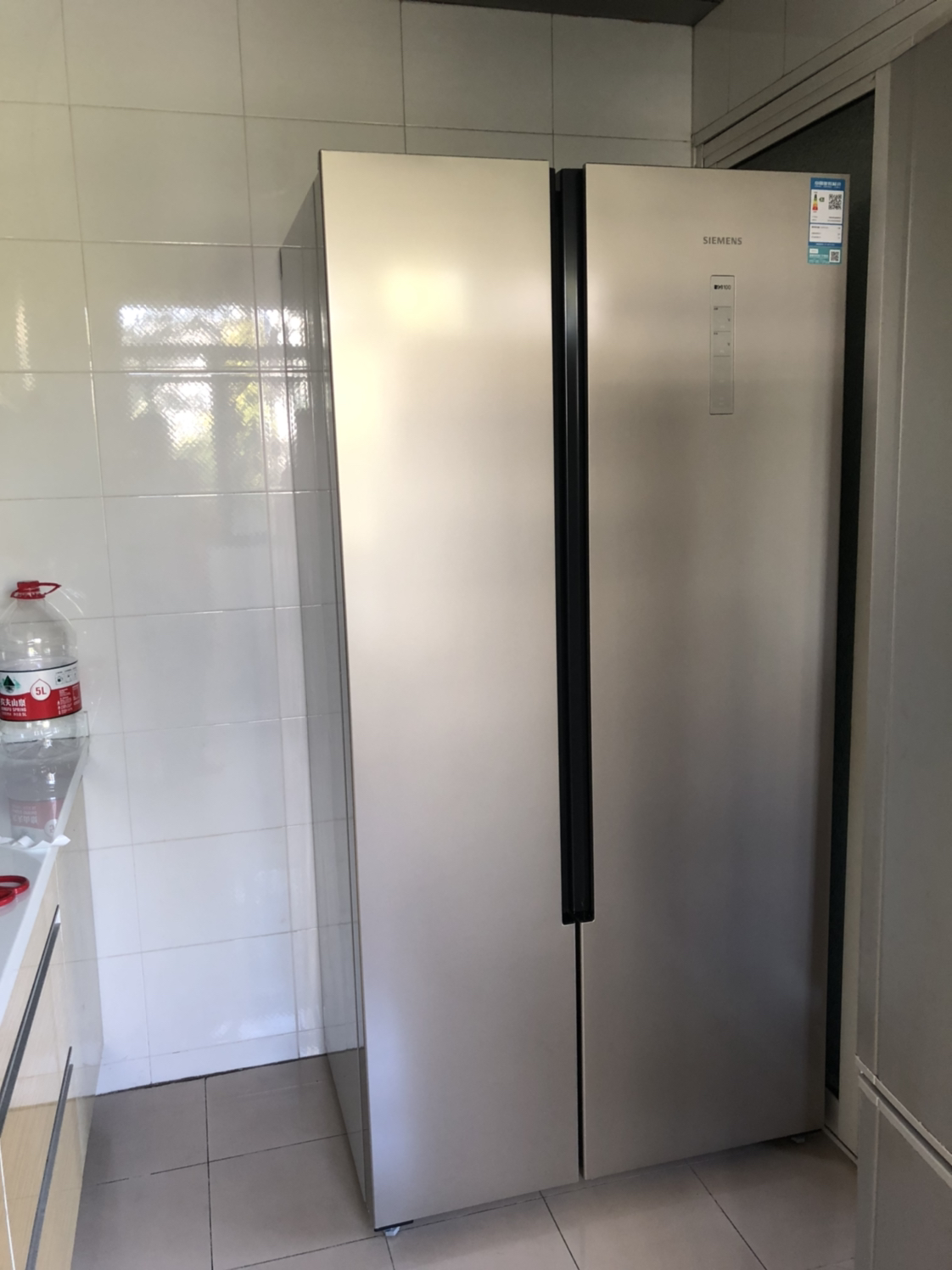 3. 西门子电冰箱大容量风冷无霜型 (型号：KD72NHW40P) 