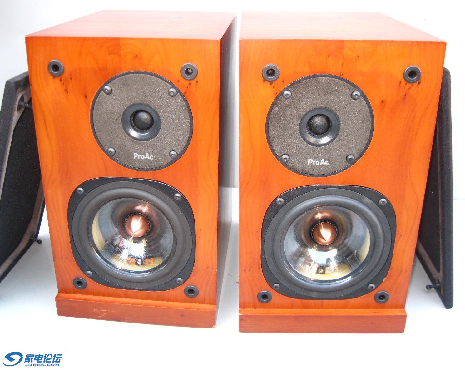 1. B&O（Bang & Olufsen）