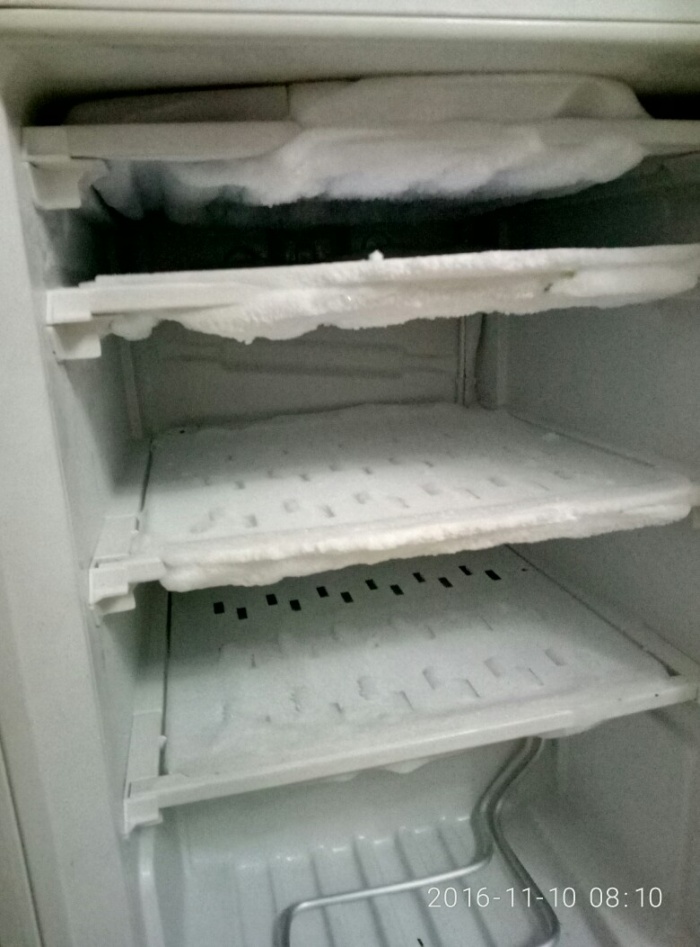 冰箱冷藏室结冰原因