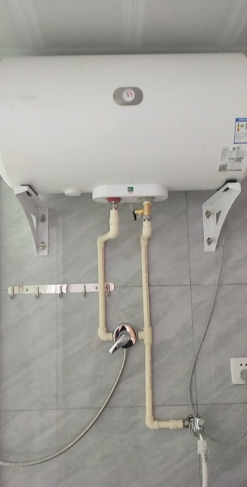步骤三：安装电热水器