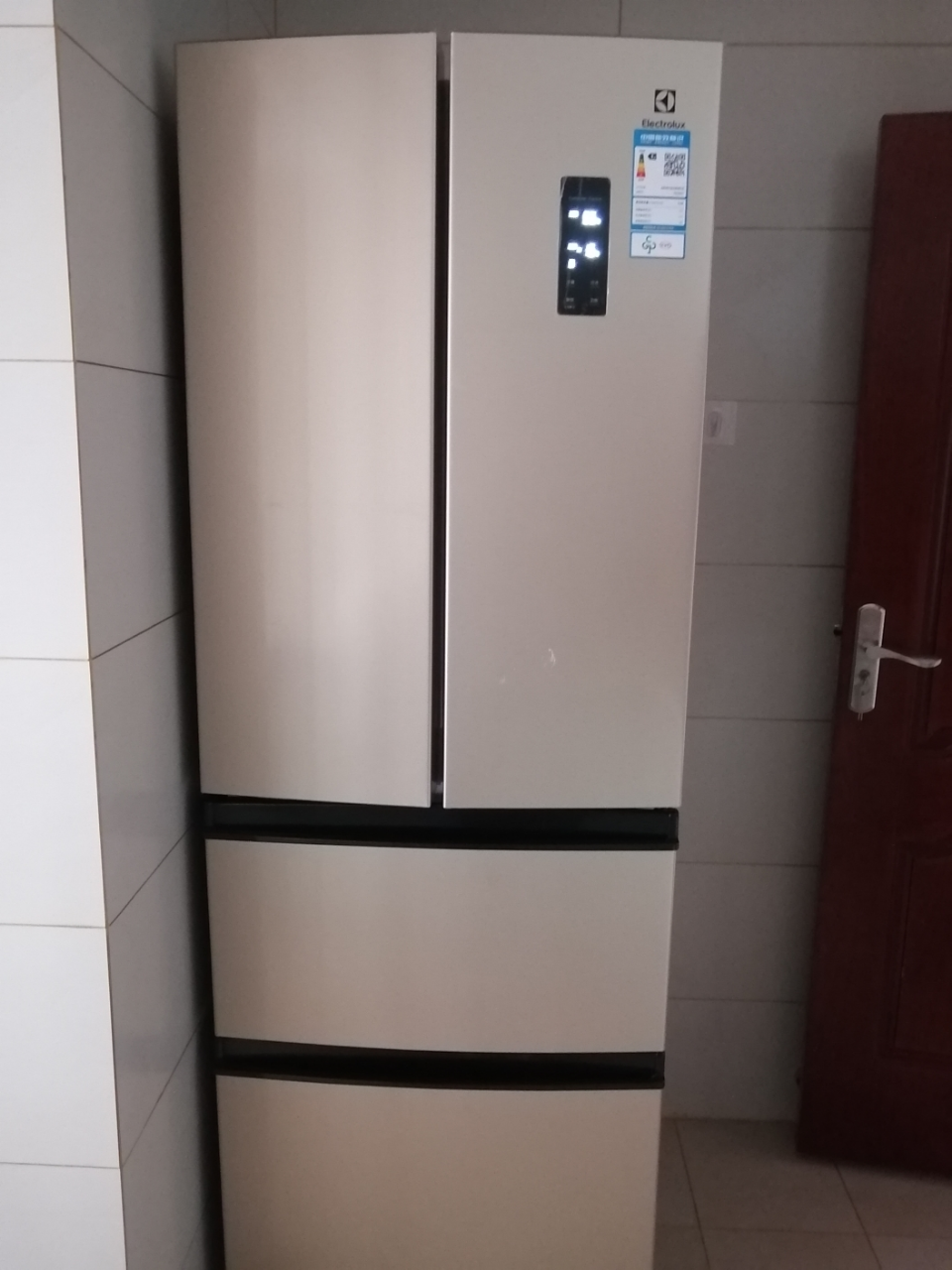 3. 经常清洁冰箱
