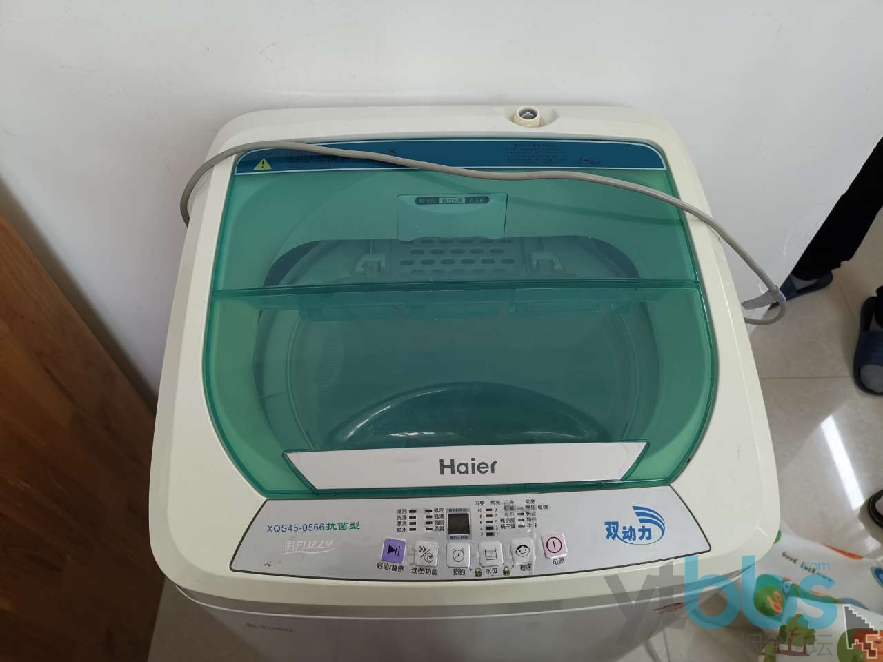 3. 海尔滚筒洗衣机 XQB60-305S