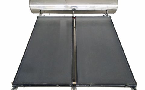平板集热式太阳能热水器，安装及使用指南(太阳能热水器安装注意事项)