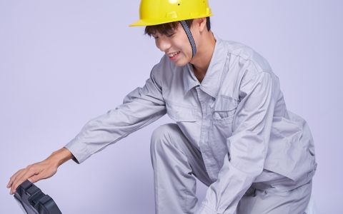 维修电工师傅电话，召唤维修电工师傅，随时解决您的电器问题(维修电工师傅电话，维修电器设备专业技术服务)