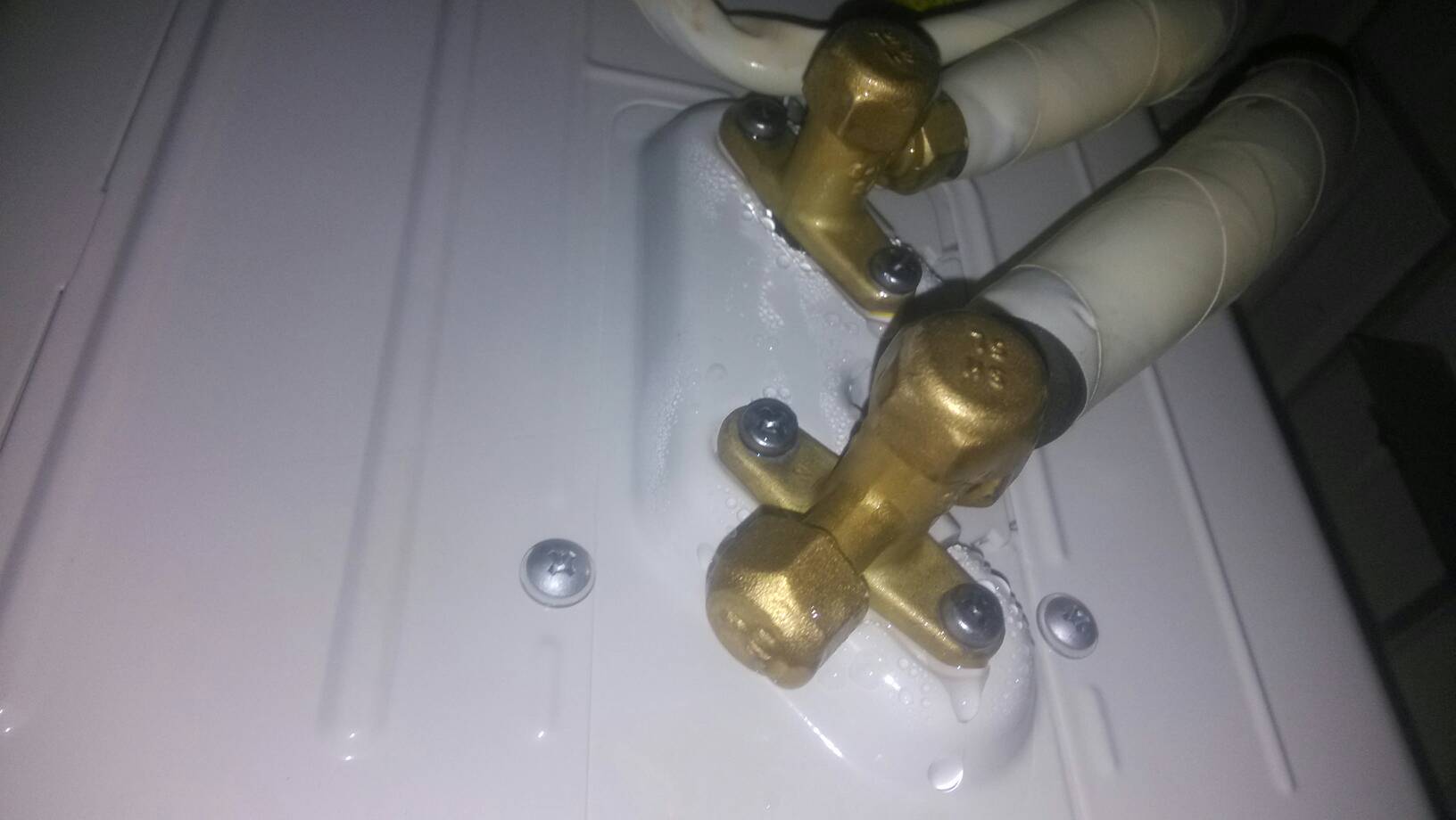 空调滴水的原因