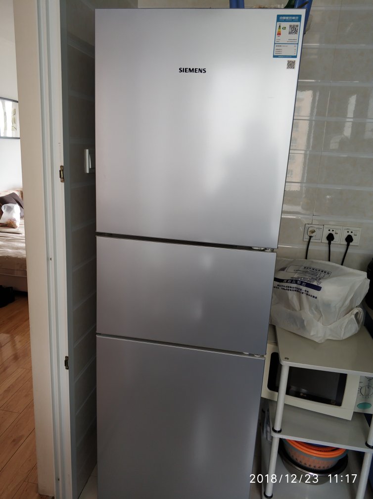2. 清理冷凝器和排水孔