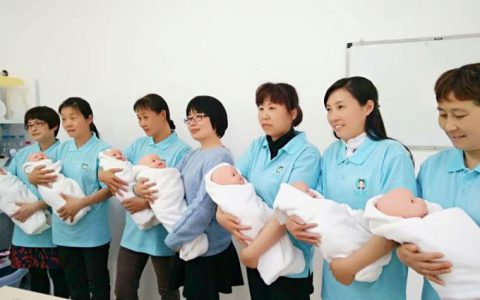 如何选择母婴家政(母婴家政的价值与意义)