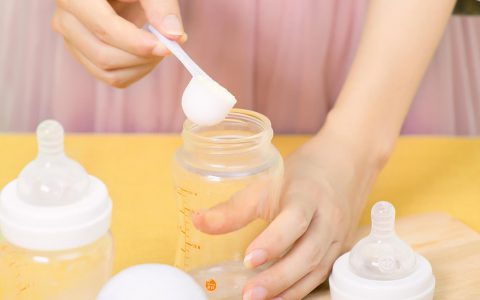 育婴保姆：为您宝宝的成长保驾护航(育婴保姆服务价值与重要性)