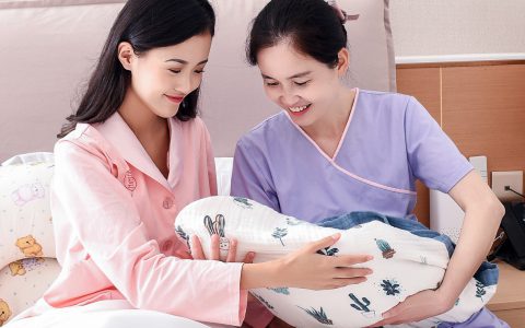 请带小孩保姆一个月价格(请带小孩保姆一个月价格指南)